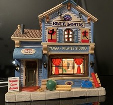Luz aposentada 2015 Lemax 55958 azul lótus ioga estúdio de pilates vila de Natal comprar usado  Enviando para Brazil
