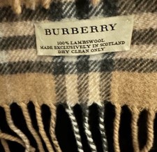 echarpe burberry d'occasion echarpe burberry d'occasion Expédié en Belgium