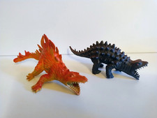 Coppia dinosauri made usato  Visone