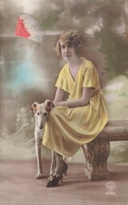 Woman elegant sitting d'occasion  Expédié en Belgium