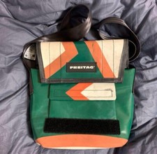 Borsa tracolla friday usato Borsa tracolla friday usato  Spedire a Italy