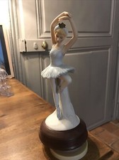 Figurine résine danseuse d'occasion  Donzy