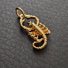 Pendentif scorpion signe d'occasion Pendentif scorpion signe d'occasion  Toulouse-