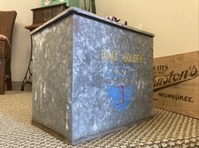 Vintage Metal Milk Man Porch Box Iowa Golden Dairies Waterloo? Refrigerador de laticínios comprar usado  Enviando para Brazil