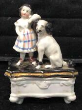 Figura victoriana Staffordshire niña + perro soporte de fósforos golpeador segunda mano  Embacar hacia Argentina