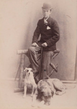 Cartão de armário vitoriano foto homem moda dois cães Jack Russell Fries Sunderland comprar usado  Enviando para Brazil