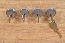 3x DIEBOLD C8160 Cilindros de Fechadura de Gaveta de Armário 1 Chave Cada + Bônus comprar usado 3x DIEBOLD C8160 Cilindros de Fechadura de Gaveta de Armário 1 Chave Cada + Bônus comprar usado  Enviando para Brazil