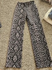 Lot women pants for sale  Grand Rapids