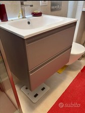 Mobile bagno sospeso usato  Busto Arsizio