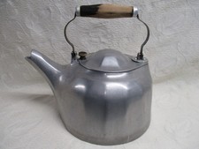 Chaleira de chá antiga Griswold design colonial alumínio fundido 5 qt. Cabo de madeira A535 comprar usado Chaleira de chá antiga Griswold design colonial alumínio fundido 5 qt. Cabo de madeira A535 comprar usado  Enviando para Brazil