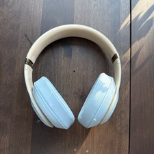 Fones de ouvido sem fio azul gelo - Beats By Dr Dre Studio3 em excelente estado usado comprar usado Fones de ouvido sem fio azul gelo - Beats By Dr Dre Studio3 em excelente estado usado comprar usado  Enviando para Brazil