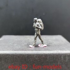Estatueta escultura vintage em miniatura de latão 1" andador moderno no mundo do microcosmo, usado comprar usado  Enviando para Brazil