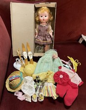 Boneca Littlest Angel Walker vintage Arranbee (R&B) década de 1950’s. Lote de roupas, caixa V1010 comprar usado Boneca Littlest Angel Walker vintage Arranbee (R&B) década de 1950’s. Lote de roupas, caixa V1010 comprar usado  Enviando para Brazil