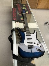 Guitarra elétrica BCP estilo Strat azul e branco 6 cordas 228194 comprar usado Guitarra elétrica BCP estilo Strat azul e branco 6 cordas 228194 comprar usado  Enviando para Brazil
