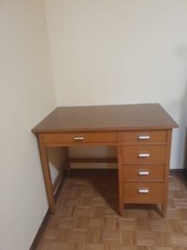 Scrivania con cassetti usato  Nichelino