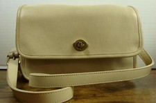 Bolsa tiracolo Coach Bone toda de couro aba frontal TurnLock compartimento muito bom estado usado comprar usado  Enviando para Brazil