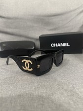 Chanel black vintage d'occasion  Expédié en Belgium