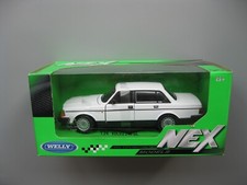 Volvo 240 GL Limuzyna Biała - Otwarte Drzwi + Maska *** Kalosze 1:24 na sprzedaż  Wysyłka do Poland