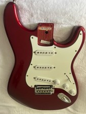 Corpo de guitarra Fender Squier padrão Stratocaster carregado espessura total, usado comprar usado  Enviando para Brazil