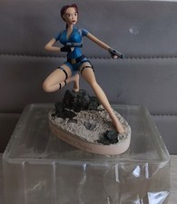 Tomb raider statua usato  Guidonia Montecelio