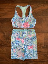 Sutiã esportivo Lilly Pulitzer pequeno pia ou natação WEEKENDER SHORTS E TEEGAN Luxletic comprar usado  Enviando para Brazil