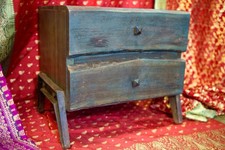 Mobiletto comodino indiano usato Mobiletto comodino indiano usato  Istrana