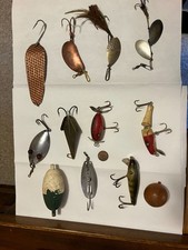 Iscas de pesca vintage, colheres, giradores, plugues de fundição, iscas antigas, lúcio, baixo, antigo comprar usado Iscas de pesca vintage, colheres, giradores, plugues de fundição, iscas antigas, lúcio, baixo, antigo comprar usado  Enviando para Brazil
