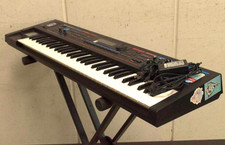 Teclado digital sintetizador piano con adaptador Roland Juno Di 61 teclas, estuche blando segunda mano  Embacar hacia Mexico