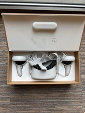 Headset oculus quest for sale  LONDON