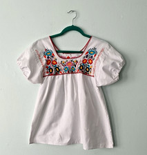 Blusa feminina mexicana bordada colorida folclórica manga folclórica branca tamanho P sem marca comprar usado Blusa feminina mexicana bordada colorida folclórica manga folclórica branca tamanho P sem marca comprar usado  Enviando para Brazil