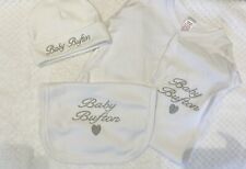 White personalised embroidered d'occasion  Expédié en Belgium