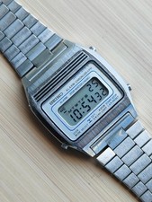 Orologio vintage digitale usato  Casapesenna