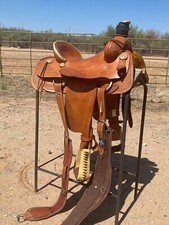 Roping saddle 15.5 for sale  Surprise