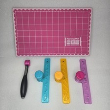 We R Memory Keepers Costura Fita Perfurado Ferramenta Ponto Piercer e Piercing Tapete Pacote comprar usado  Enviando para Brazil