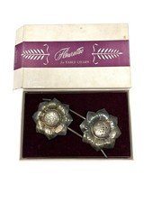 Agitadores de sal e pimenta vintage “Fleurette” prato de prata flor na caixa original – comprar usado Agitadores de sal e pimenta vintage “Fleurette” prato de prata flor na caixa original – comprar usado  Enviando para Brazil