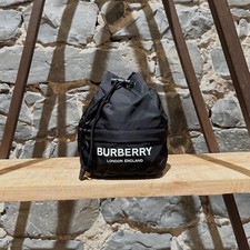 Burberry black nylon d'occasion  Expédié en Belgium