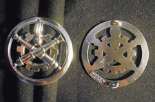 Insigne militaire béret d'occasion Insigne militaire béret d'occasion  Meung-sur-Loire