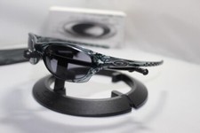 Novo Óculos de Sol Oakley Fives 2.0 Cristal Preto/Cinza Original Fabricante de Equipamento Original comprar usado Novo Óculos de Sol Oakley Fives 2.0 Cristal Preto/Cinza Original Fabricante de Equipamento Original comprar usado  Enviando para Brazil