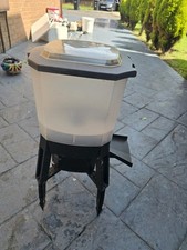 Automatic fish food for sale  LEIGH