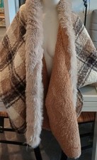 Poncho manteau femme d'occasion  Ozoir-la-Ferrière