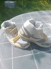 Chaussures nike travis d'occasion  Dol-de-Bretagne