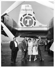Flying Tiger Cargo Airline 1961 Press Photo Canadair CL-44 Executive *P175b comprar usado  Enviando para Brazil