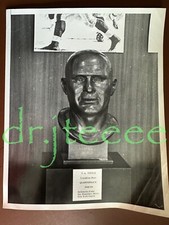 1971 Y.A. Foto de futebol americano tipo 1 Title HOF BUST - comprar usado 1971 Y.A. Foto de futebol americano tipo 1 Title HOF BUST - comprar usado  Enviando para Brazil