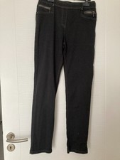 Pantalon gris foncé d'occasion  Castelginest