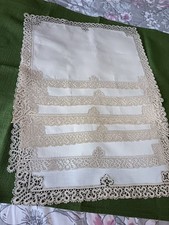Set tovagliette ricamate usato  Villacidro