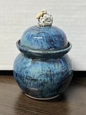 Usado, Lindo frasco com tampa com cerâmica de ovelha feito à mão esmalte azul brilhante exclusivo comprar usado  Enviando para Brazil