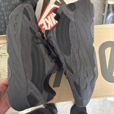 Yeezy 700 vanta for sale  Sunnyvale