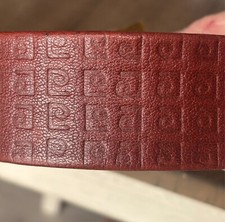 Cinto Vintage Pierre Cardin Anos 70 Logotipo de Couro Largo em Relevo P Vermelho/Dourado RARO! comprar usado  Enviando para Brazil