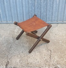 Vecchio sgabello cuoio usato Vecchio sgabello cuoio usato  Gubbio