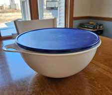 tupperware thatsa bowl 32 cup for sale tupperware thatsa bowl 32 cup for sale Milwaukee